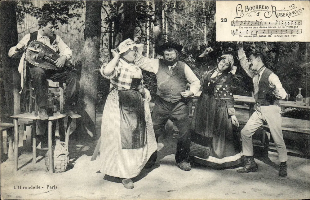Dança folclórica na floresta — A Bourrée d'Aubergno — C'Hirondelle - Paris, n°23 - Frente
