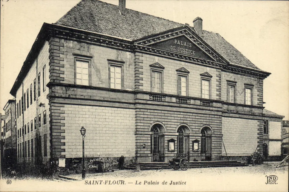 Saint-Flour — O Palácio de Justiça — ND Fot. - Frente