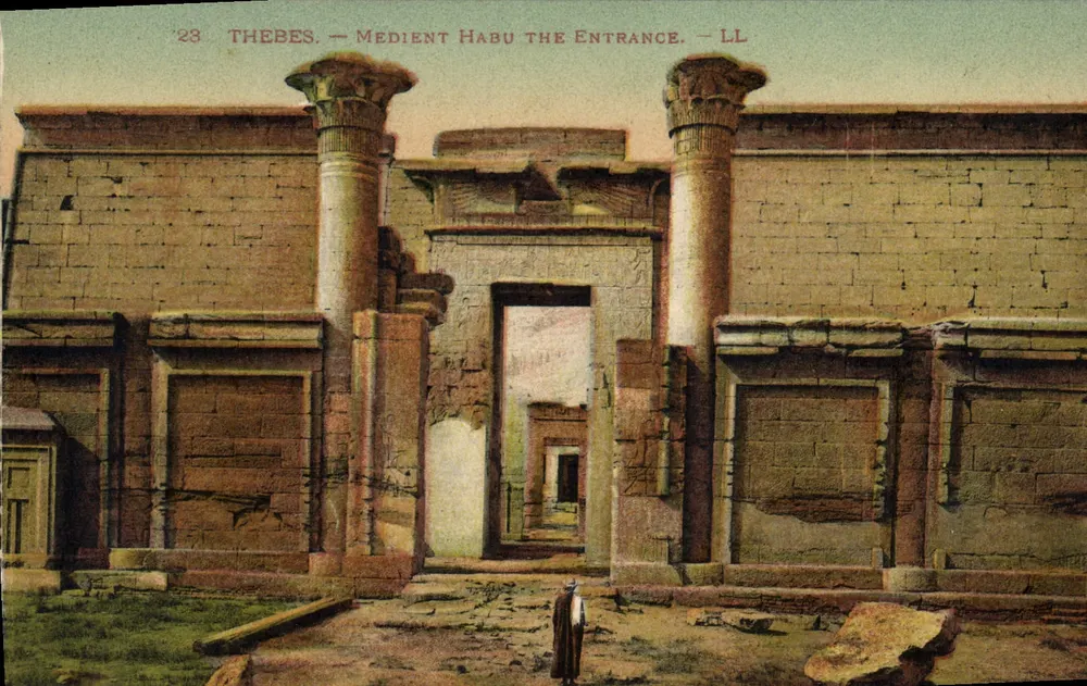 Theben — Medinet Habou, der Eingang — LL - Vorderseite