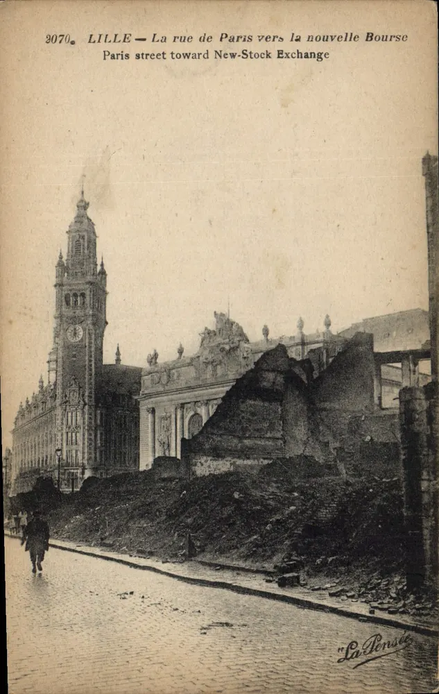 LILLE — Die Straße von Paris in Richtung neue Börse — La Pensée, Nr. 3070 - Vorderseite