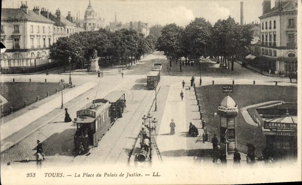 Tours — Die Place du Palais de Justice — LL. N° 253 - Vorderseite