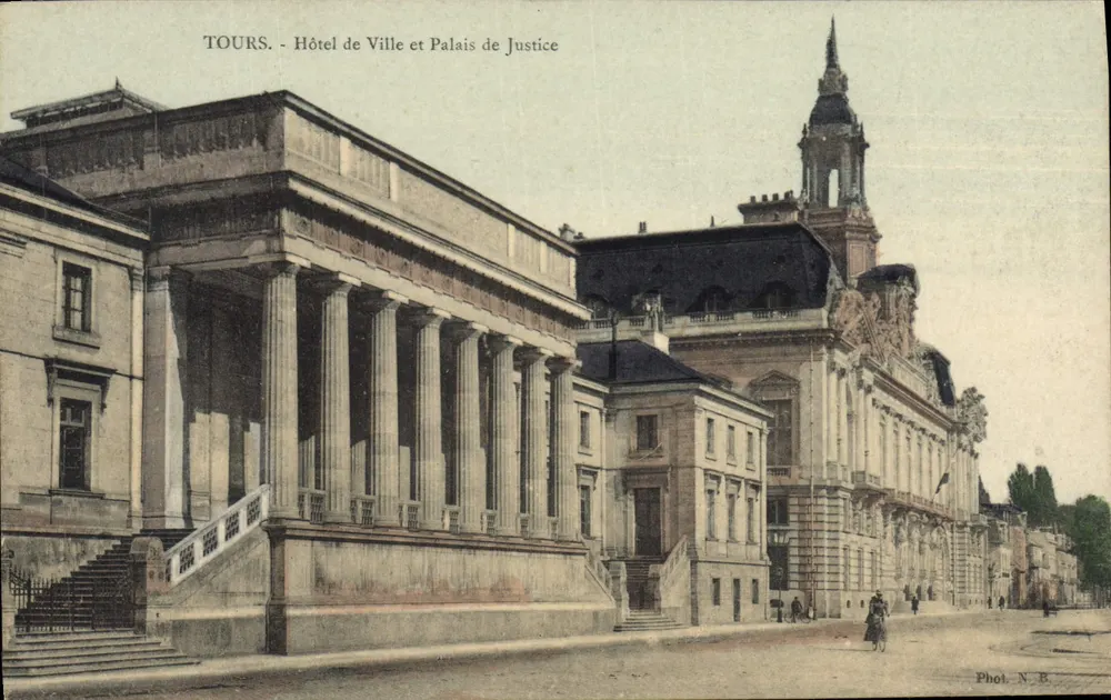 Tours - Rathaus und Justizpalast — Fot. N.E. - Vorderseite