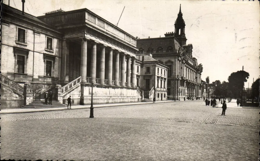 Palácio de Justiça de Tours — Editor Comptoir du Fumier, n°8 - Frente