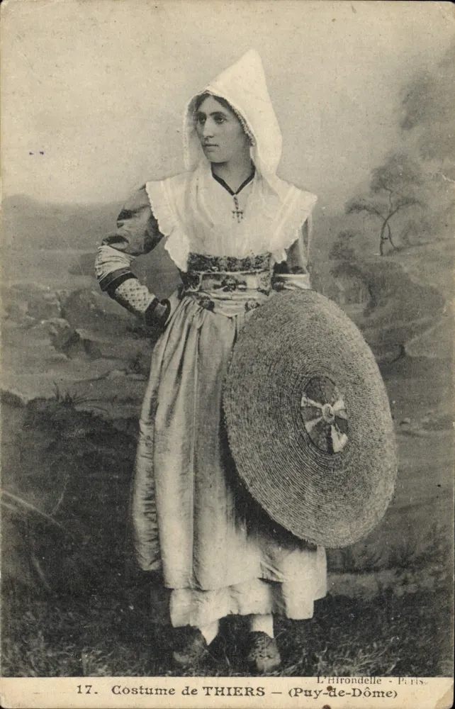 Traje de THIERS — (Puy-de-Dôme) — L'Hirondelle - Paris, n°17 - Frente