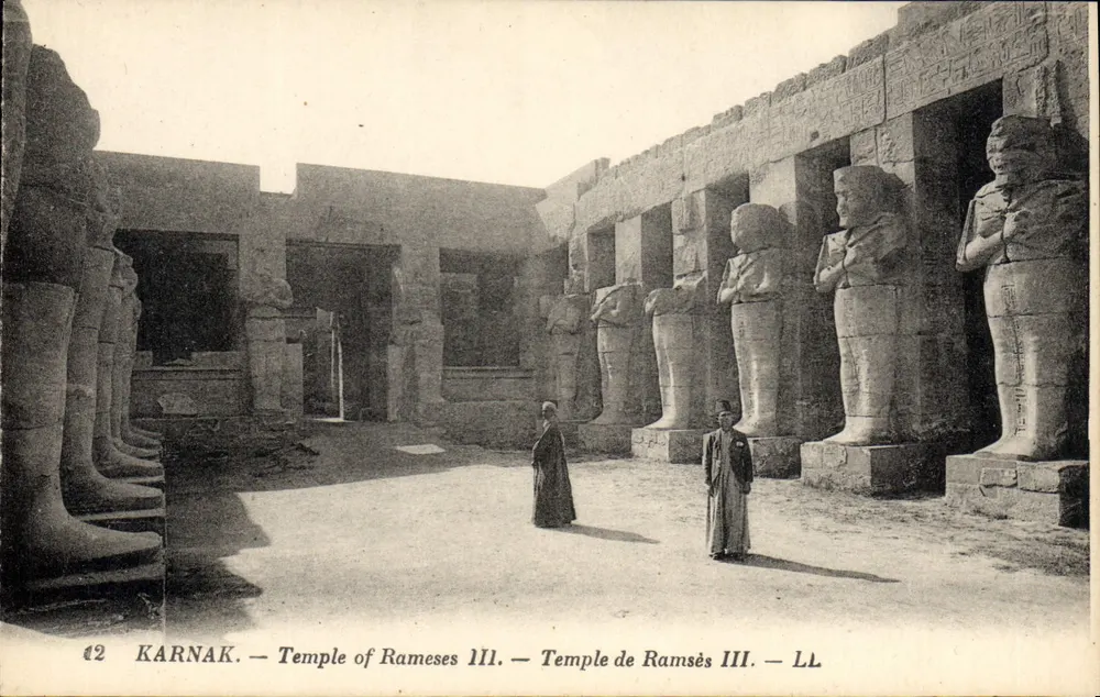 Karnak — Templo de Ramsés III — LL - Frente