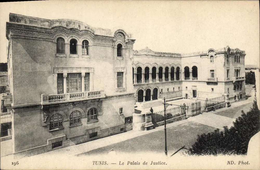TUNIS — O Palácio de Justiça — ND. Fot. - Frente