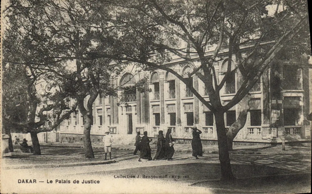 DAKAR — O Palácio de Justiça — Coleção J. Benyoumoff - Rep. int. - Frente