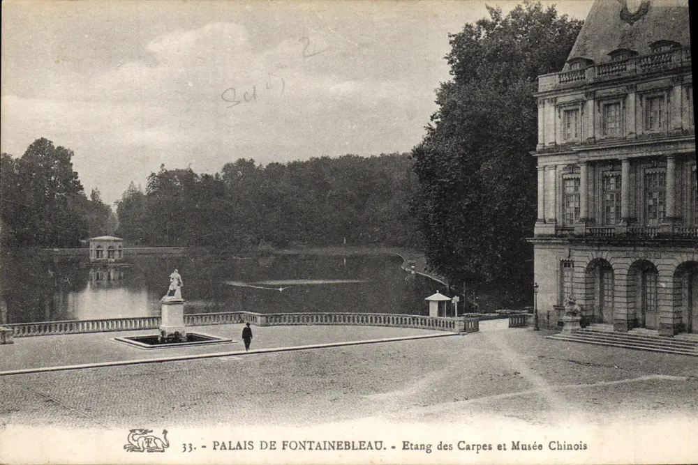 Schloss Fontainebleau — Karpfenteich und Chinesischer Museum — n° 33 - Vorderseite