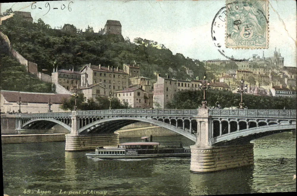 Lyon. O ponte d'Ainay — vista do Rio Rhône com barco — editor L.V. & Ch. - Frente