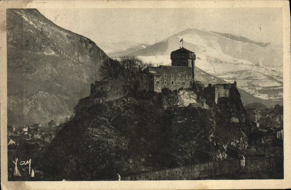 Lourdes — Das Schloss und die Berge — Édition E. Quintin Lourdes, n°65 - Vorderseite