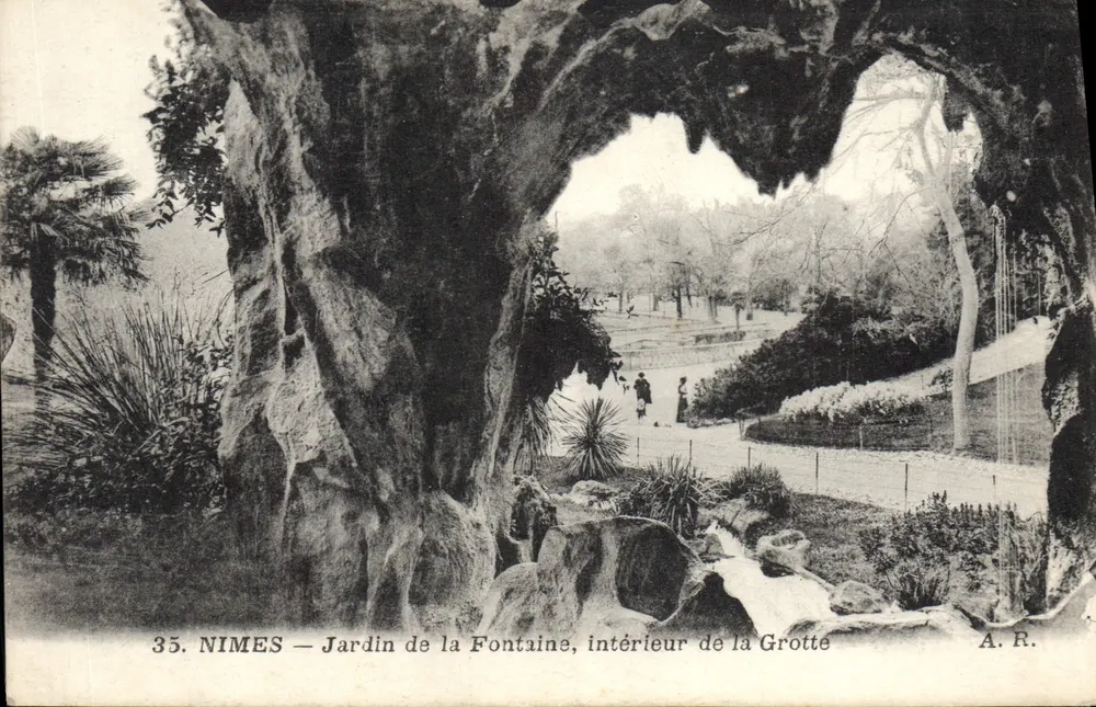 Nîmes — Garten der Fontaine, Innenraum der Höhle — A.R. n°35 - Vorderseite