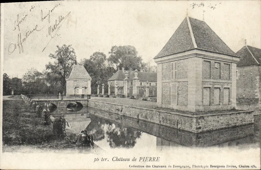 Zamek Pierre — widok z zamku z kanałem i mostem — Zbiór Zameków Burgundii, Fototypia Braci Bourgeois, Chalon s/S. - Awers