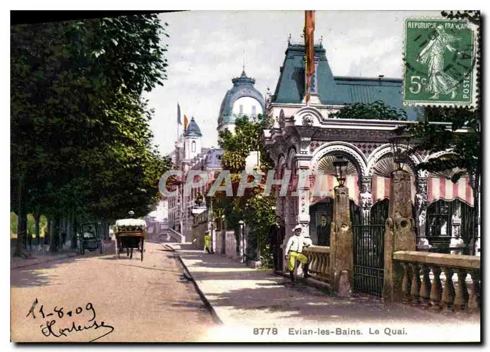 Evian-les-Bains. O Quai — vista do quai com edifício ornado e carruagem — Phototypie Co., Neuchâtel, n° 8778 - Frente