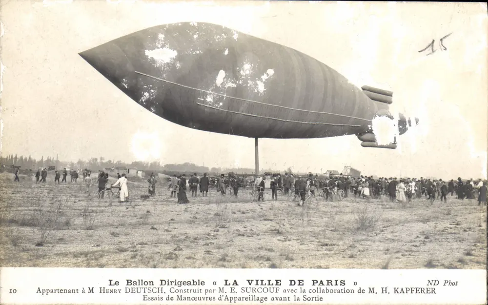 O Balão Dirigível «LA VILLE DE PARIS» — Pertencente ao Sr. Henry Deutsch, construído pelo Sr. E. Surcouf — ND Phot, n°10 - Frente
