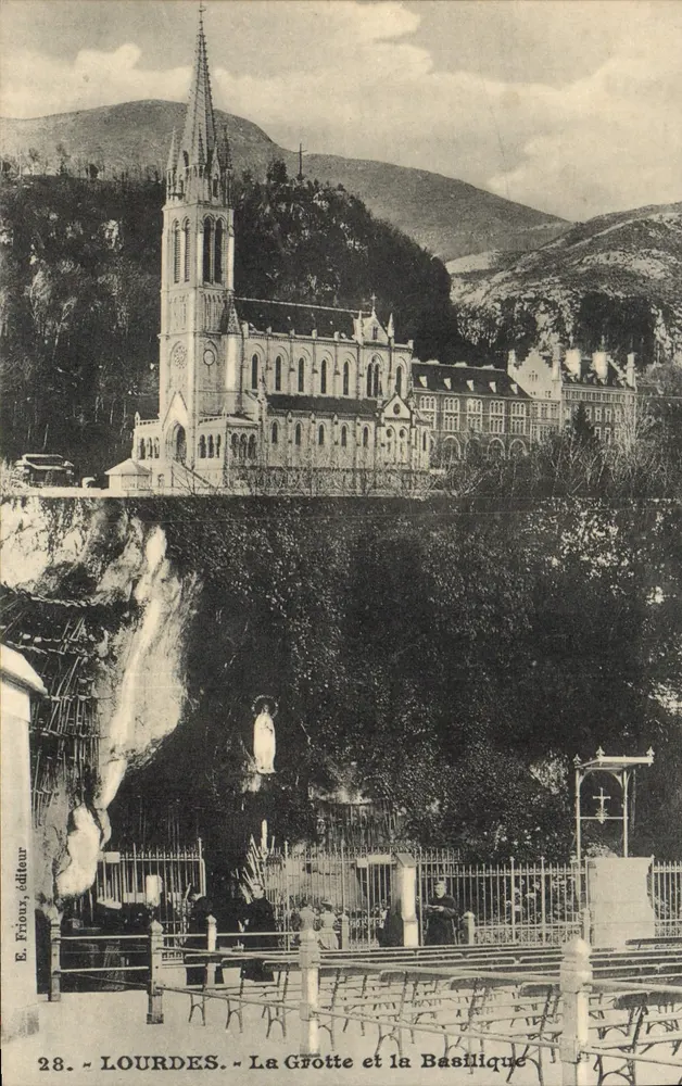 Lourdes — A Gruta e a Basílica — E. Frioux, editor, n° 28 - Frente
