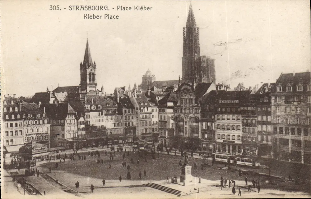 Estrasburgo - Praça Kléber — vista panorâmica com a catedral e o monumento central — editor WARDUE, n° 305 - Frente