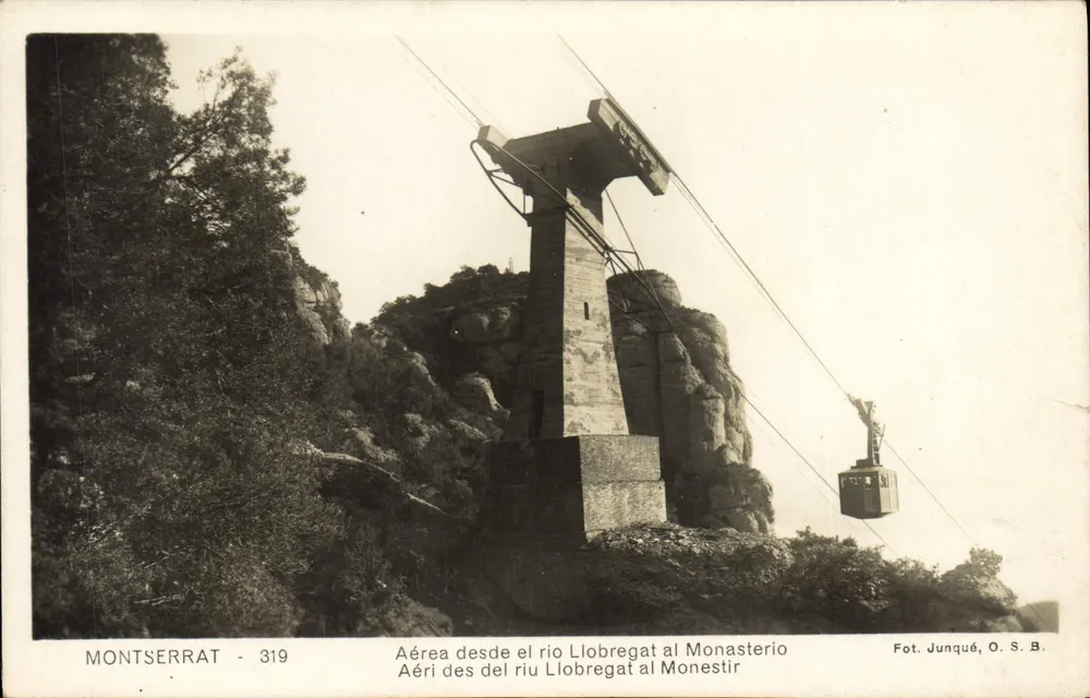 Montserrat - 319 — Luftbild vom Fluss Llobregat zum Kloster — Foto. Junqué, O.S.B. - Vorderseite