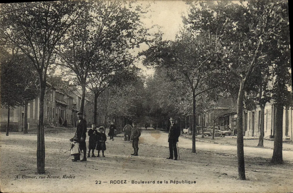 Rodez — Boulevard de la République — A. Demar, rue Neuve, Rodez, n°22 - Recto