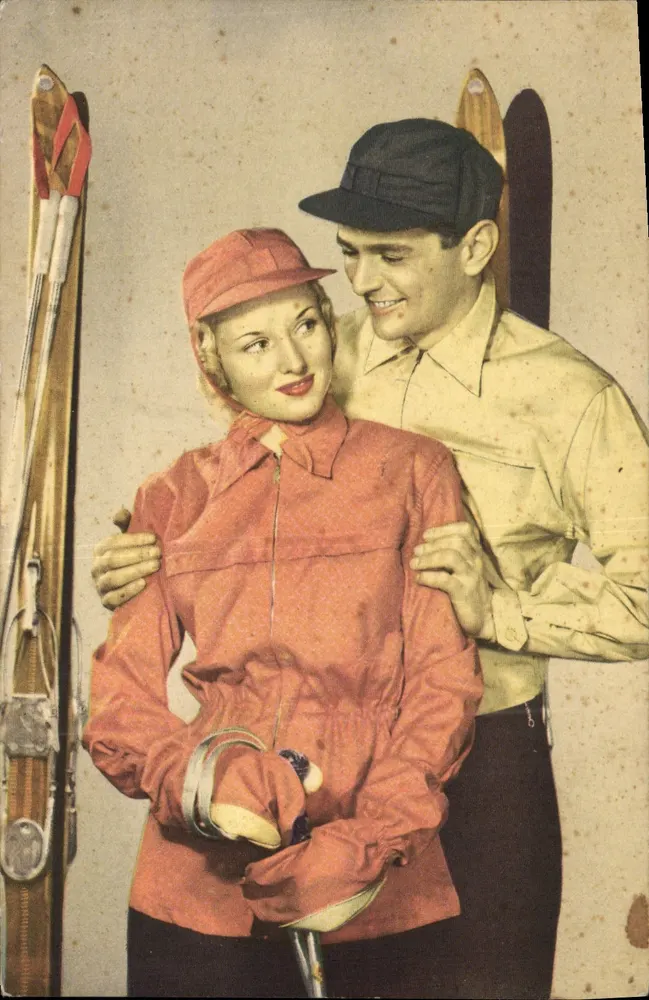 Couple en tenue de ski — scène de studio — éditeur non visible, n° de série 935/7 - Frente