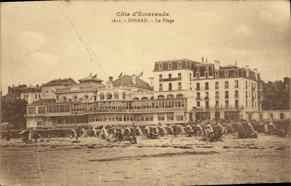 Côte d'Émeraude — La Plage à Dinard — éditeur : Côte d'Émeraude, n° 1611 - Recto