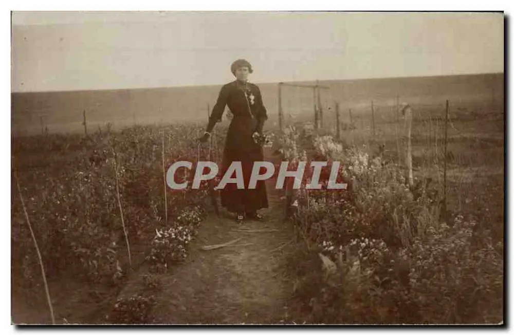 Frau im Garten — Argentinien — Tarjeta Postal Argentina - Vorderseite