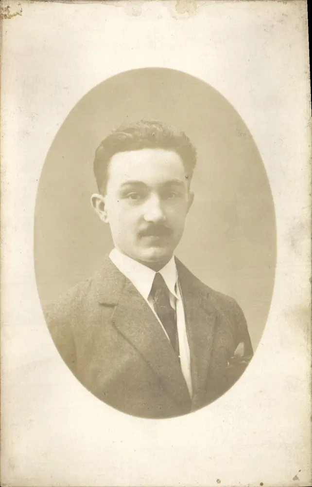 Retrato de um homem — época 1920-1930 — sem editor nem número visível - Frente