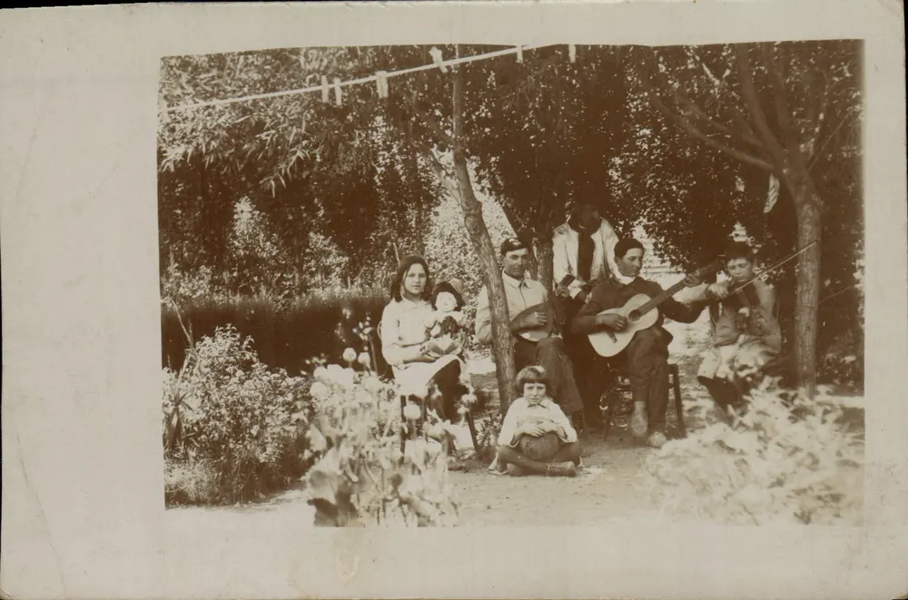 Familie und Freunde im Freien — musikalische Szene — Nr. 5 - Vorderseite