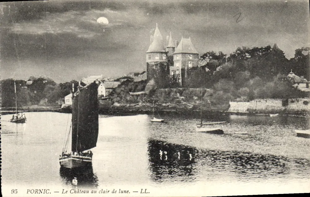 Pornic — A Vista do Castelo sob a Luz da Lua — LL. n° 95 - Frente
