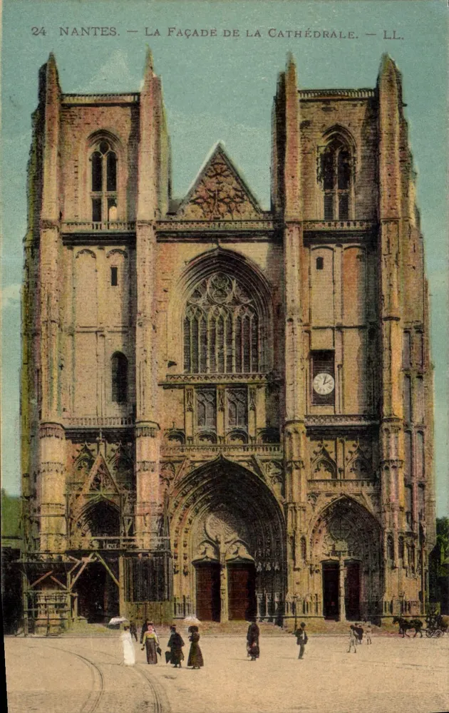 NANTES — A FACHADA DA CATEDRAL — LL. - Frente