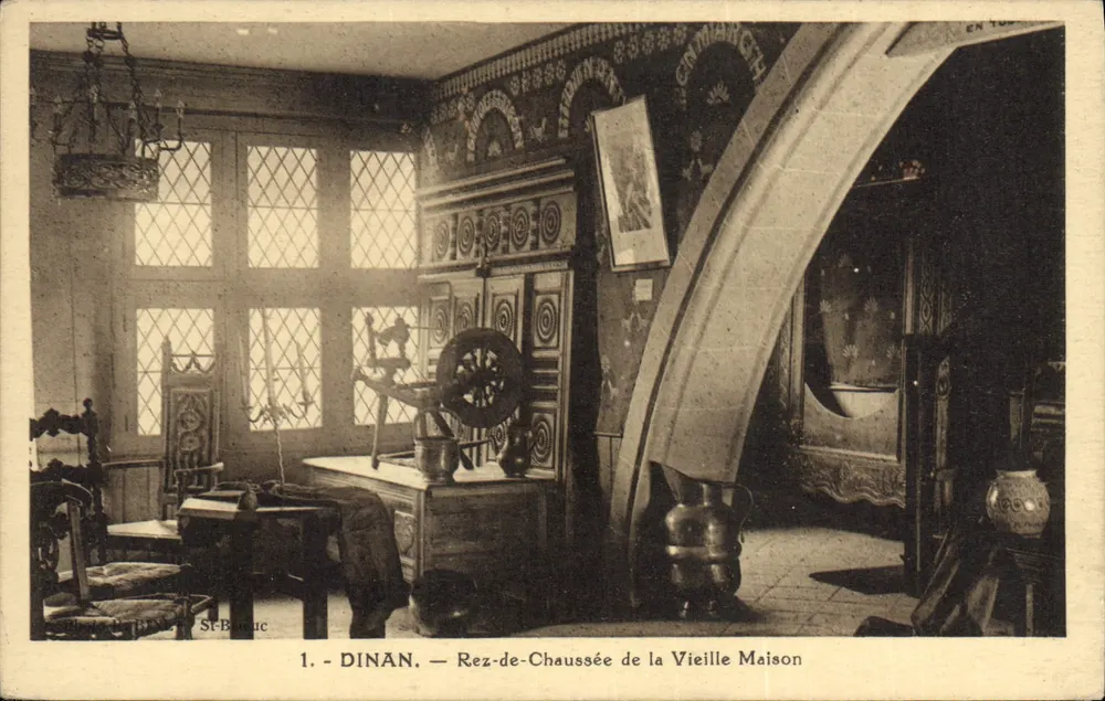 Dinan — Erdgeschoss der Alten Haus — St-Bélec - Vorderseite