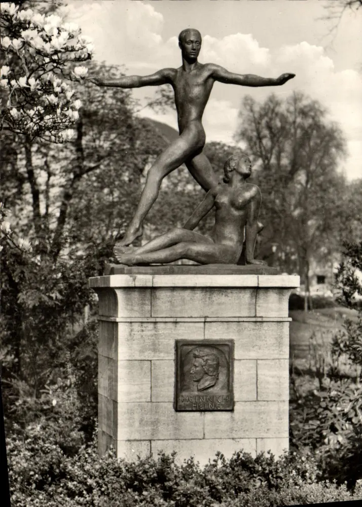 Frankfurt am Main — Heinrich-Heine-Denkmal — Photo Nagel - Vorderseite