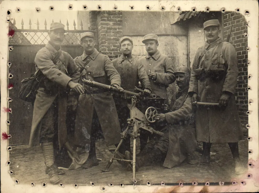 Französische Soldaten mit Maschinengewehr — 16. Oktober 1914 — Antike Ansichtskarte - Vorderseite