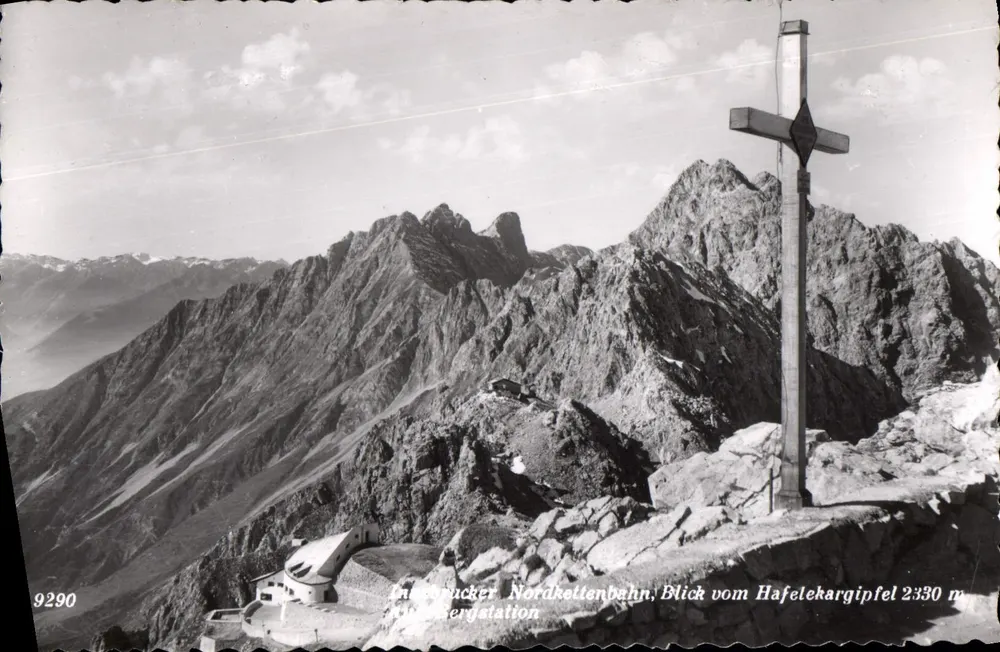 Hafelekar Spitze — vista do topo — Nordkettenbahn, editor 'Das Ferchen für Österreich' - Frente