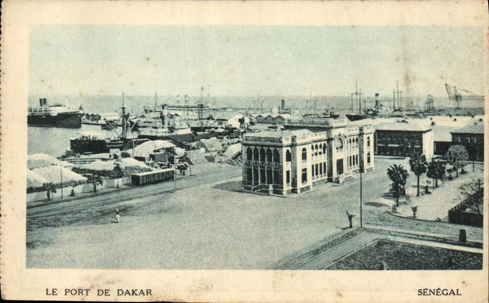 O Porto de Dakar — Senegal — editor não visível - Frente