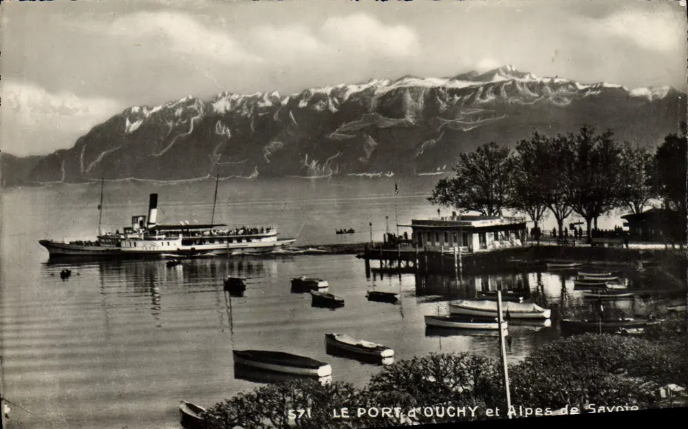 Der Hafen von Ouchy und die Alpen der Savoyen — Seenansicht mit Dampfer und schneebedeckten Bergen — unbekannter Verlag, Nr. 571 - Vorderseite
