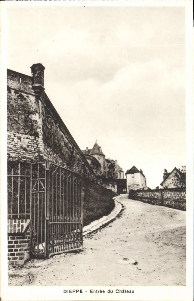 Dieppe - Entrada do Castelo — Strasbourg - Frente