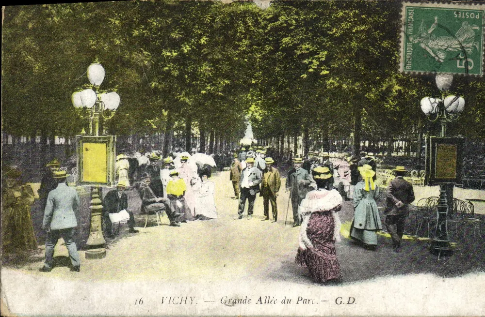 Vichy — Grande Avenida do Parque — G.D. - Frente