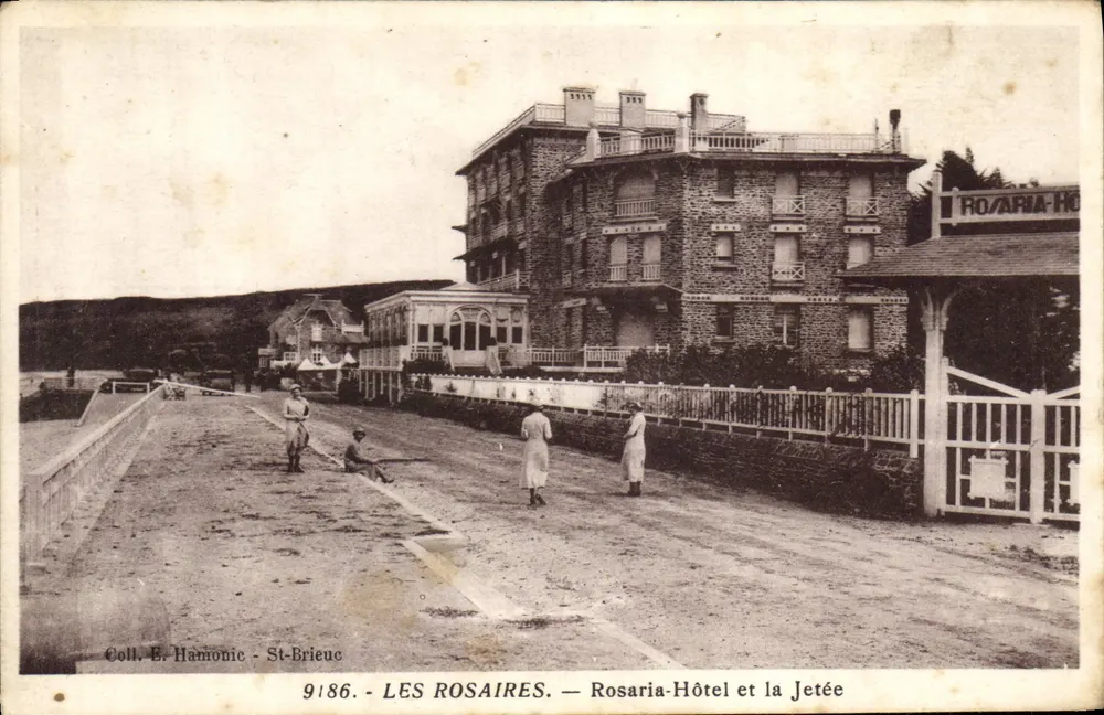 Die Rosen — Rosaria-Hotel und die Mole — Coll. E. Hamonic - St-Brieuc - Vorderseite