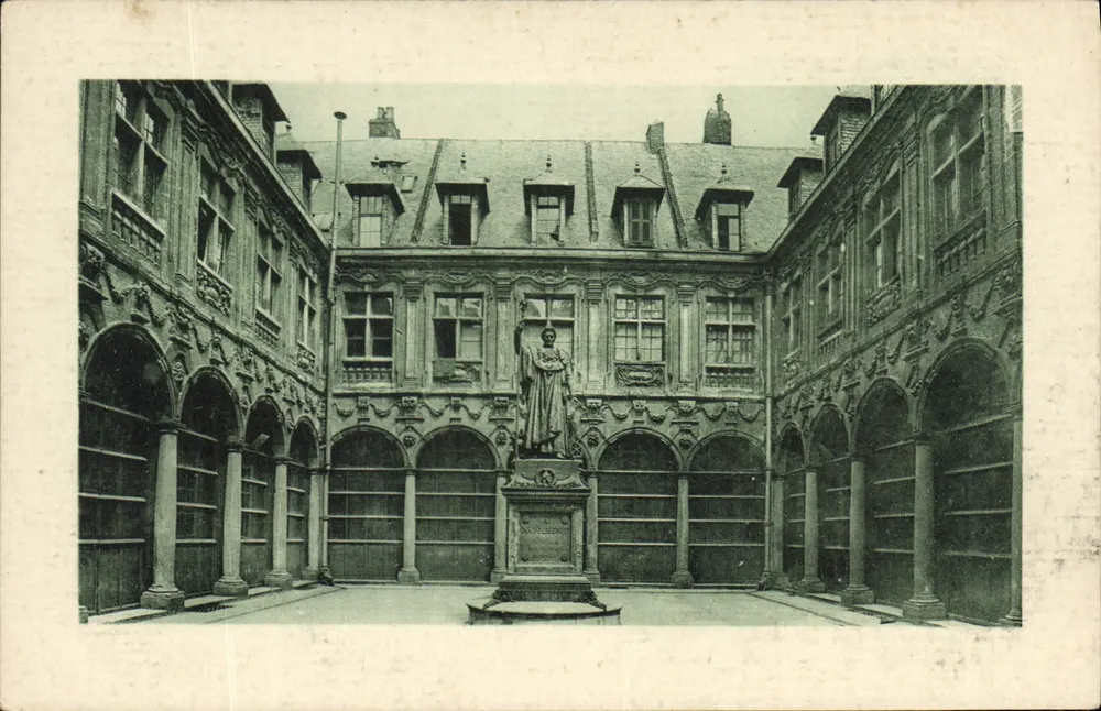 Lille — A Cour da Velha Bolsa — Editor: L. Rue Letellier, Paris - Frente