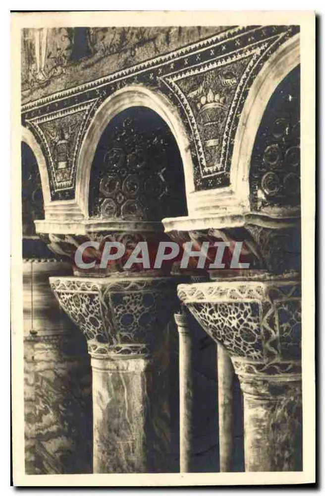 Ravenna - Tempel des Heiligen Vital - Kapitelle der Kirche - Vorderseite