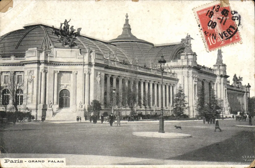 Paris - Grand Palais — vue du bâtiment avec colonnades et toits en verre, éditeur STAER PARIS - Frente
