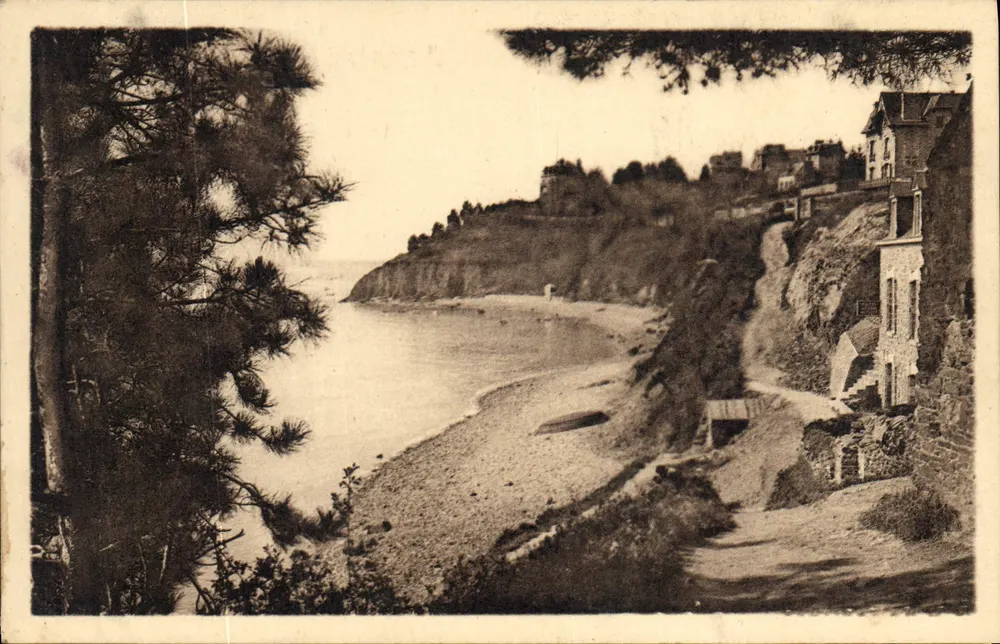 Cancale - A Broussetière — vista da praia e do caminho costeiro — editor LL, n° 54 - Frente