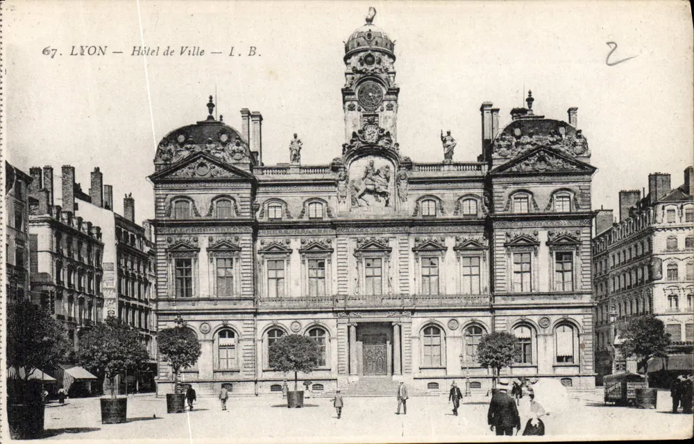 LYON — Hotel de Ville — I. B. - Frente