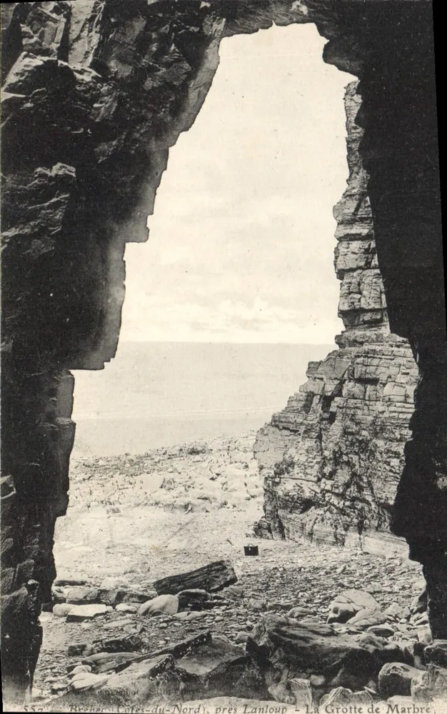 A Gruta de Mármore — Broher, Côtes-du-Nord, perto de Lanloup - Frente