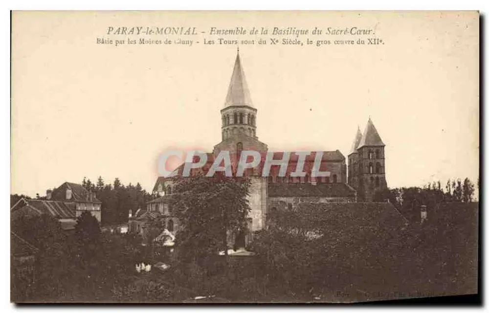 Paray-le-Monial — Ensemble der Basilika des Heiligen Herzens — Von den Mönchen von Cluny erbaut — Die Türme stammen aus dem 10. Jahrhundert, das Hauptgebäude aus dem 12. Jahrhundert. - Vorderseite