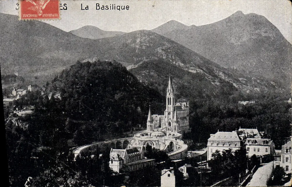 A Basílica — Mont-Vernet — Editor não identificado, n° de série 3 - Frente