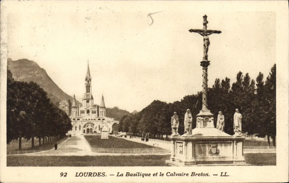 Lourdes — Die Basilika und der Bretonische Calvary — LL. — Nr. 92 - Vorderseite