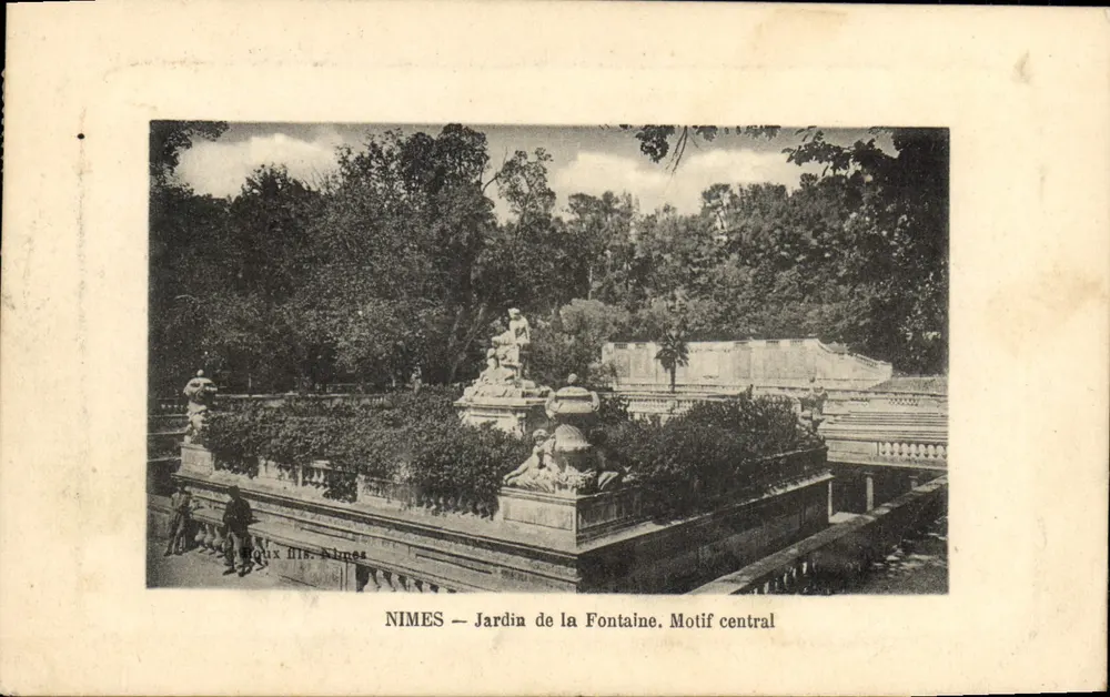 Nîmes — Jardin de la Fontaine. Zentralmotiv — Roux fils, Nîmes - Vorderseite