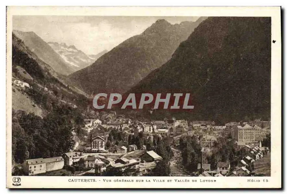 Cauterets — Allgemeiner Blick auf das Dorf und die Lutour-Tal — Hélios 15 - Vorderseite