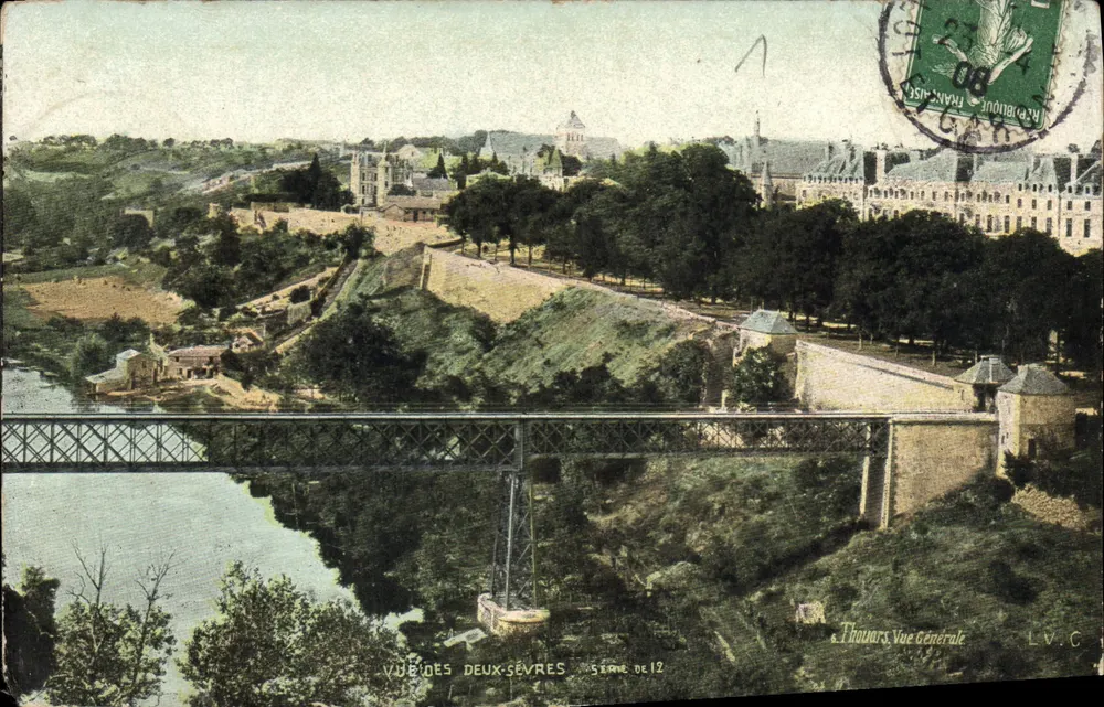 Vista dos Deux-Sèvres — Ponte metálica sobre o rio — Thouars, Vista Geral, série n°12 - Frente